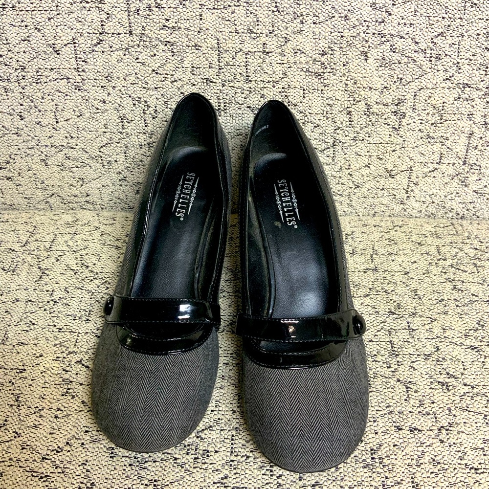 Dress shoes